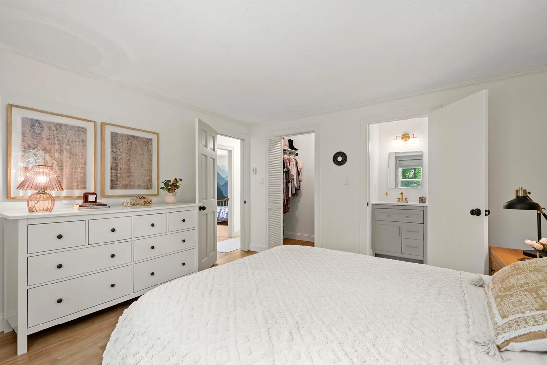 Photo of 20 Hawkview
