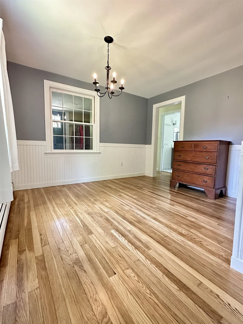 Photo of 720 Pine Banks