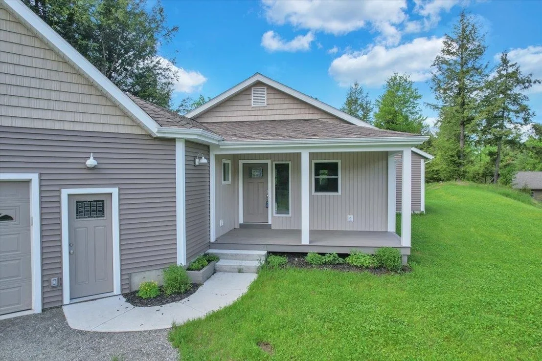 Photo of 49 Hemlock