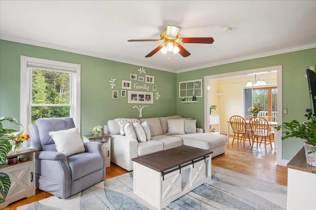 Photo of 381 Bennett