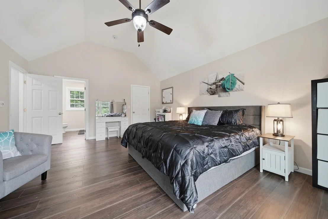Photo of 6 Greystone