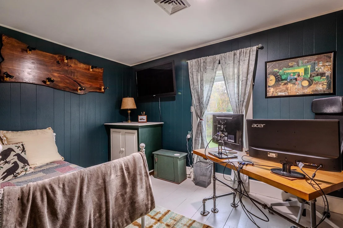 Photo of 818 Danby Hill
