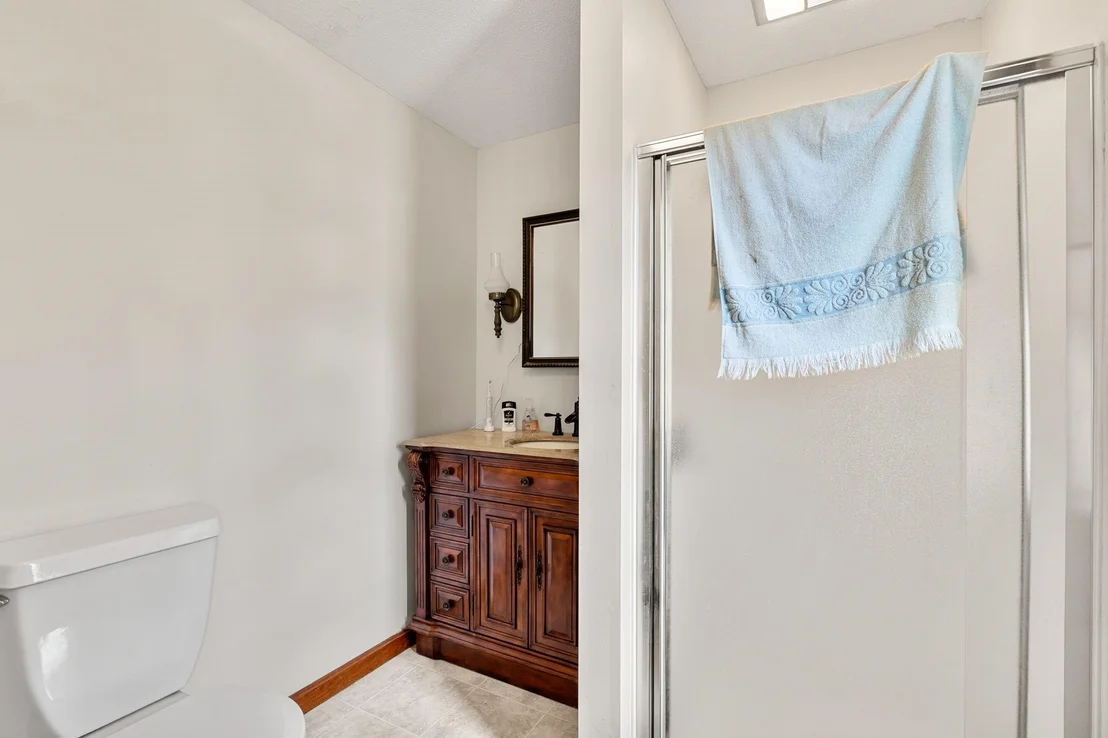 Photo of 34 Sharon