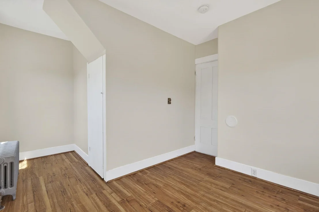 Photo of 5 Pine Valley