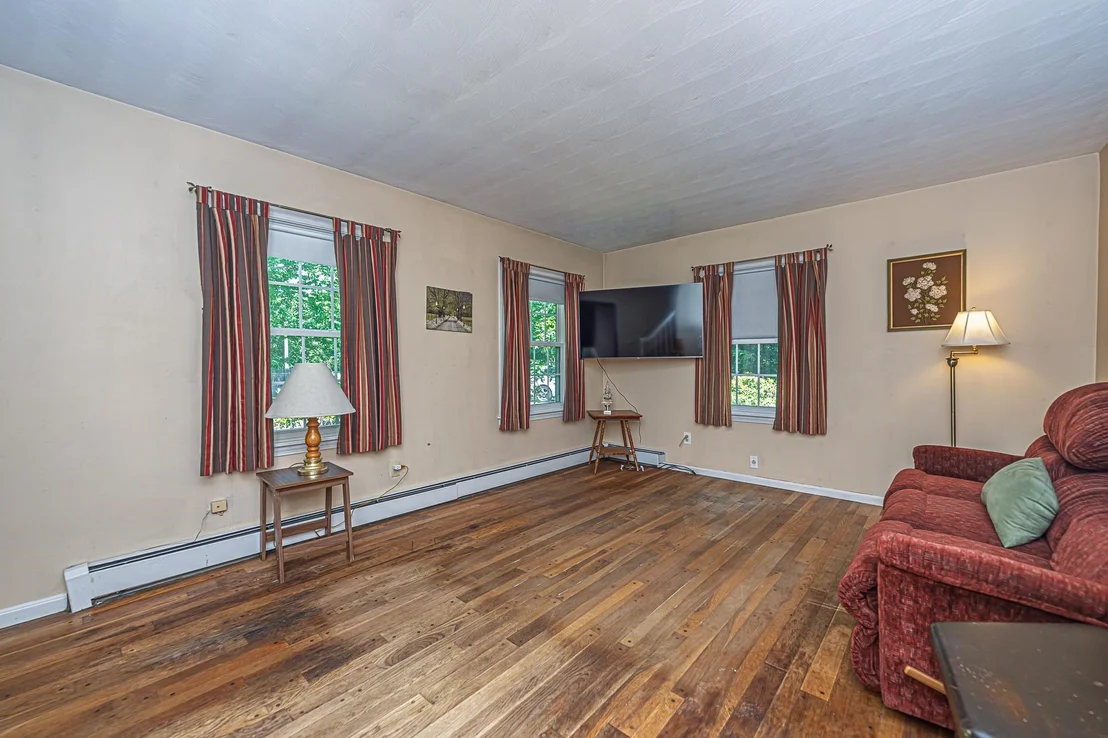 Photo of 7 Squamscott