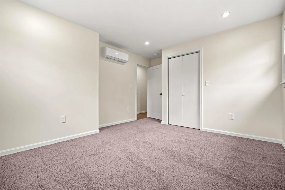 Photo of 6 Colonial