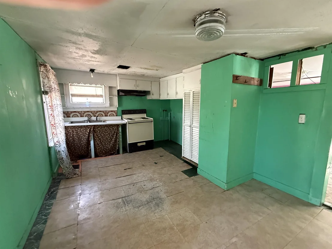 Photo of 32 Charles