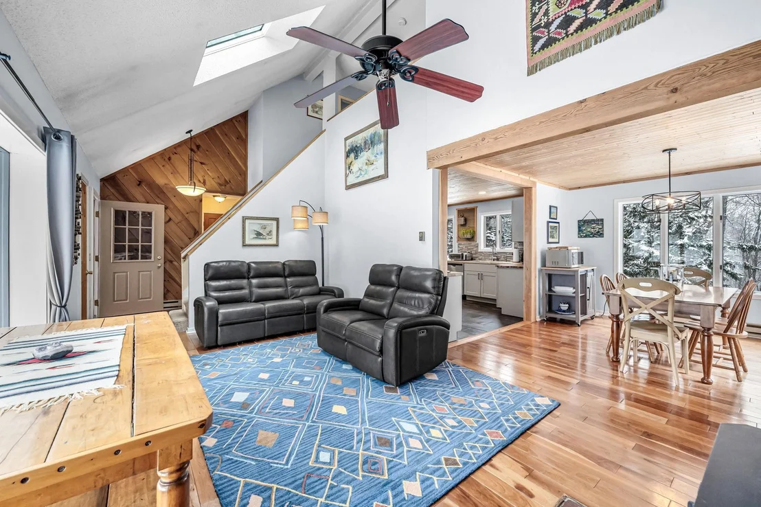 Photo of 36 Buckboard