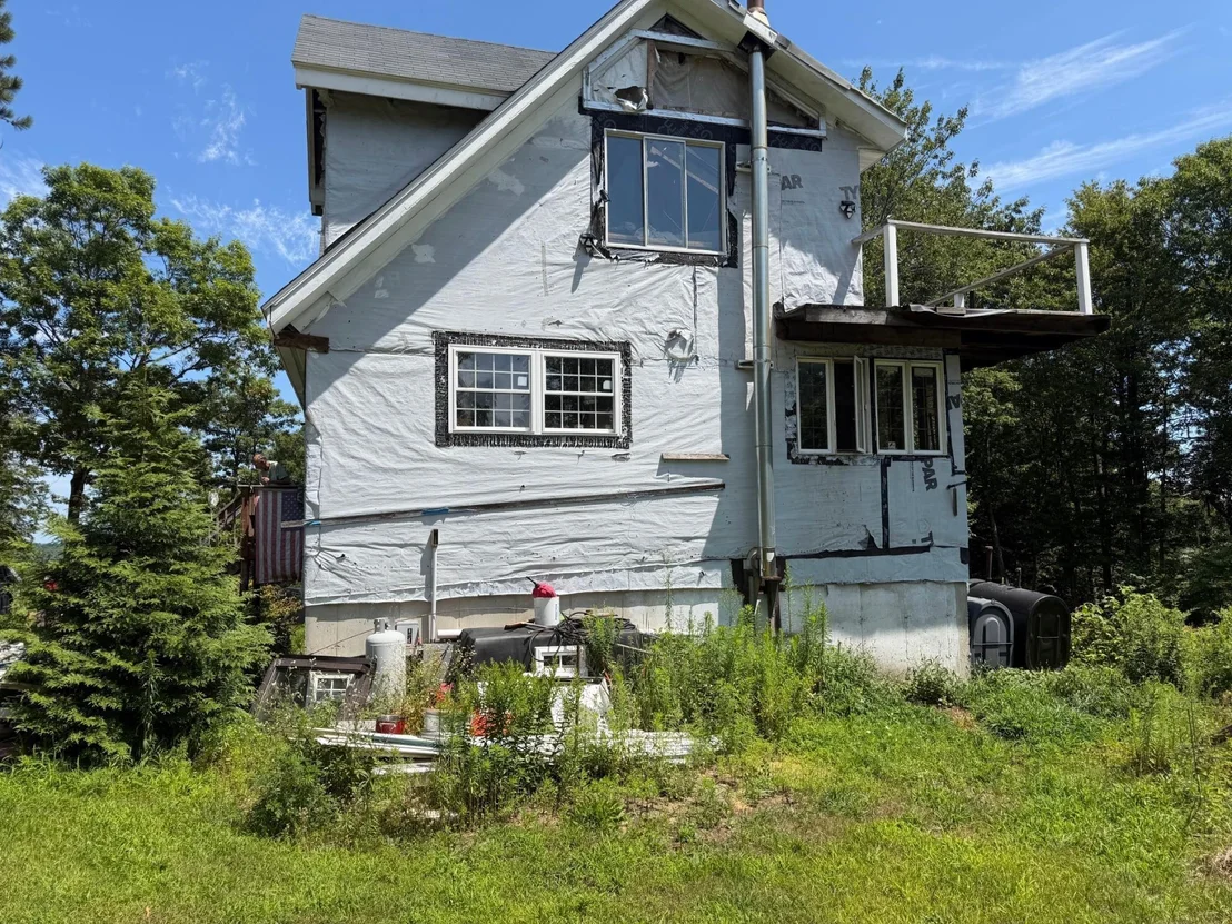 Photo of 943 N Barnstead