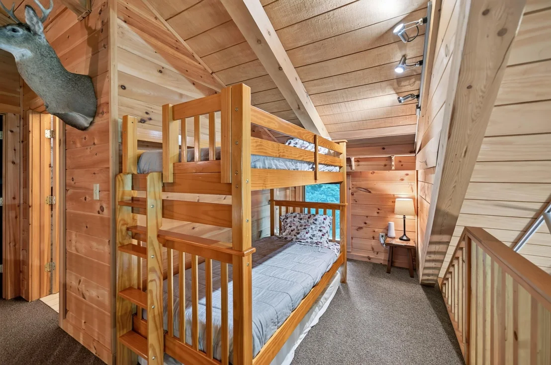 Photo of 858 Sheldon Hill