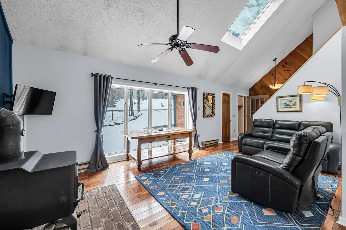 Photo of 36 Buckboard