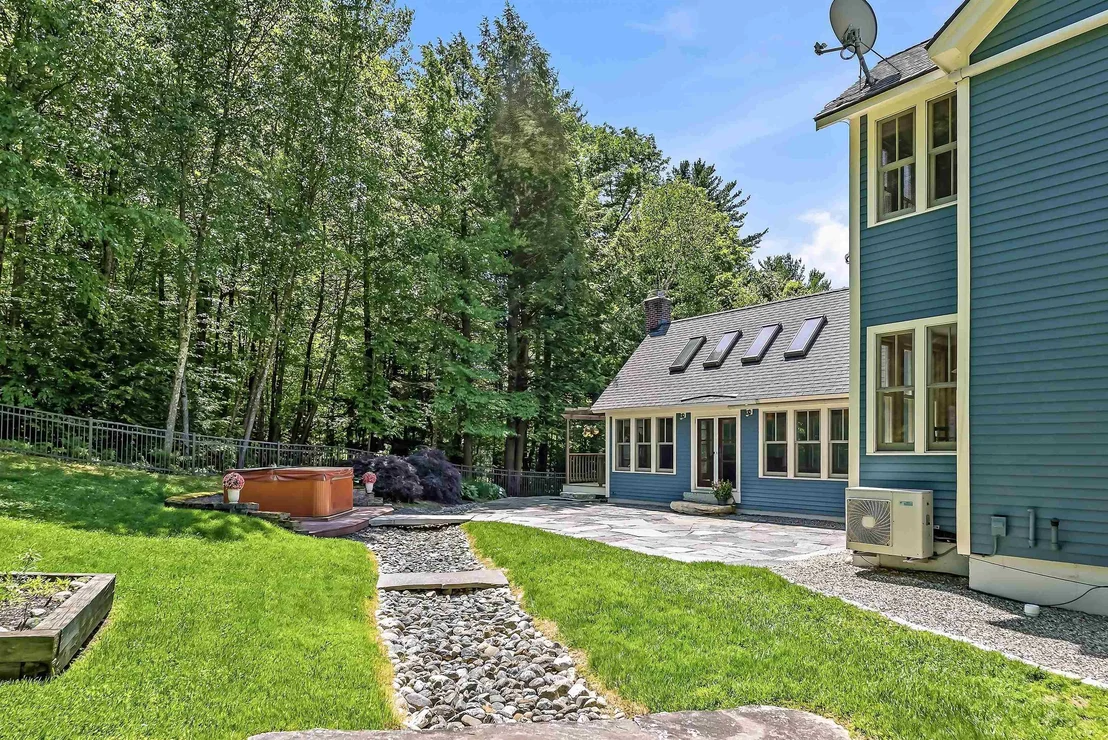 Photo of 1087 County