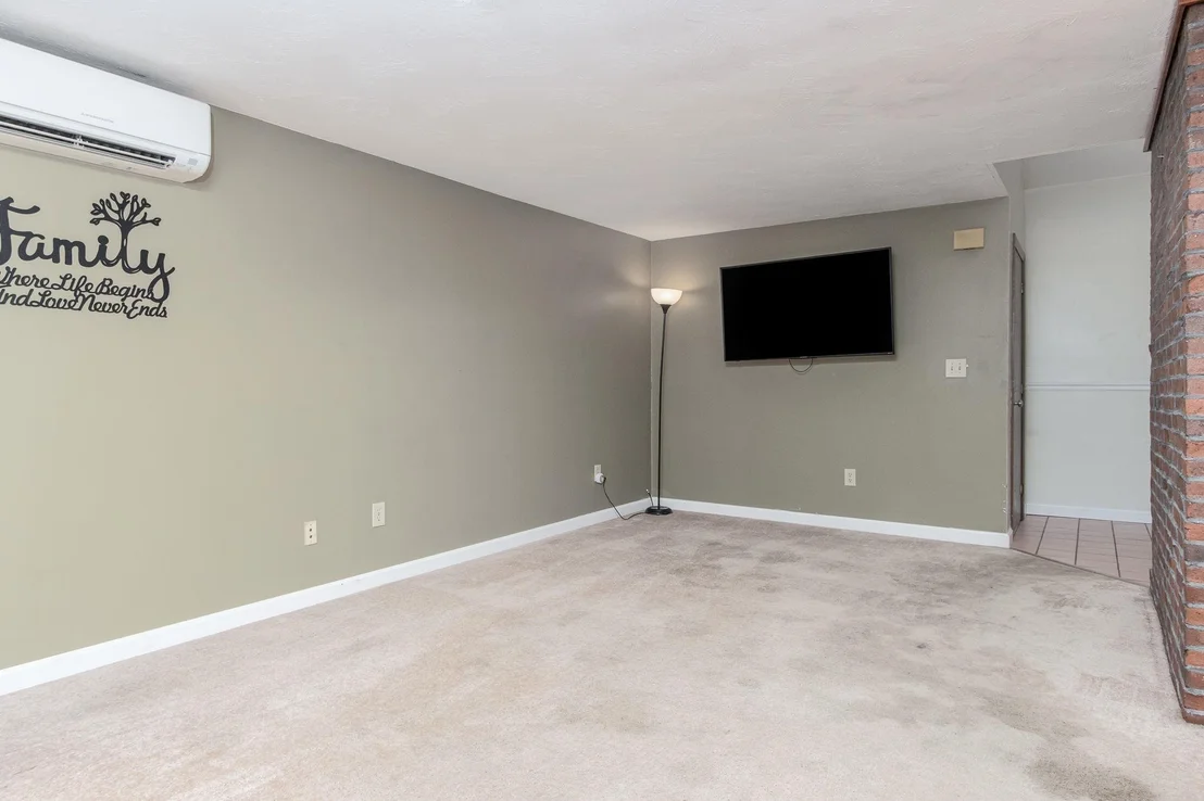 Photo of 20 Redfield