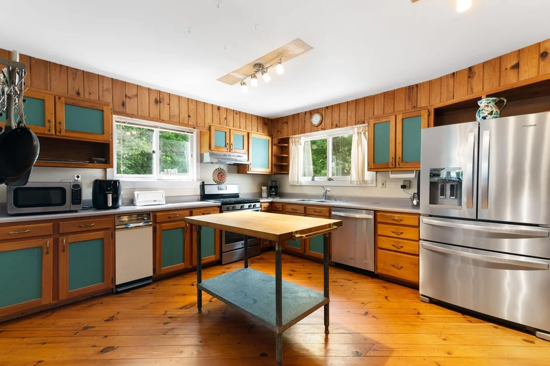 Photo of 3333 West River