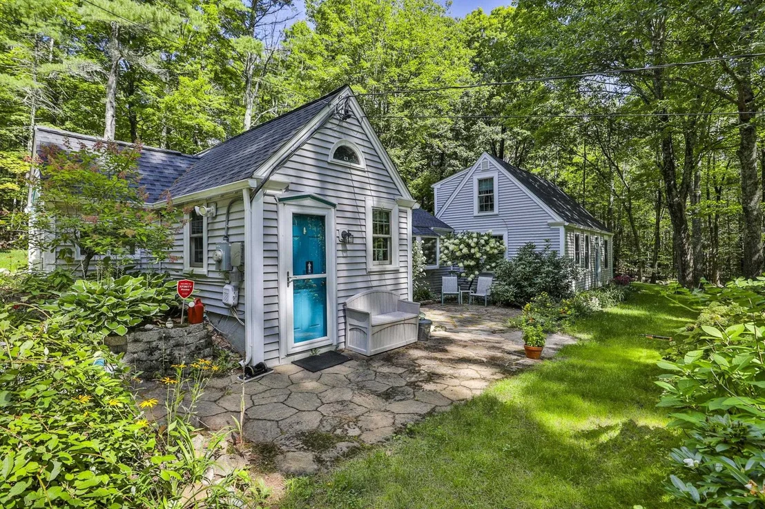 Photo of 8 Putnam Hill