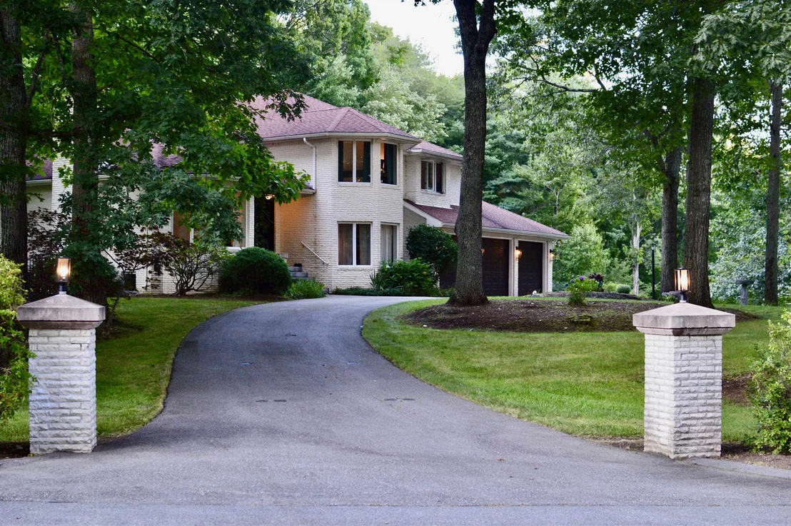 Photo of 16 Fox Run