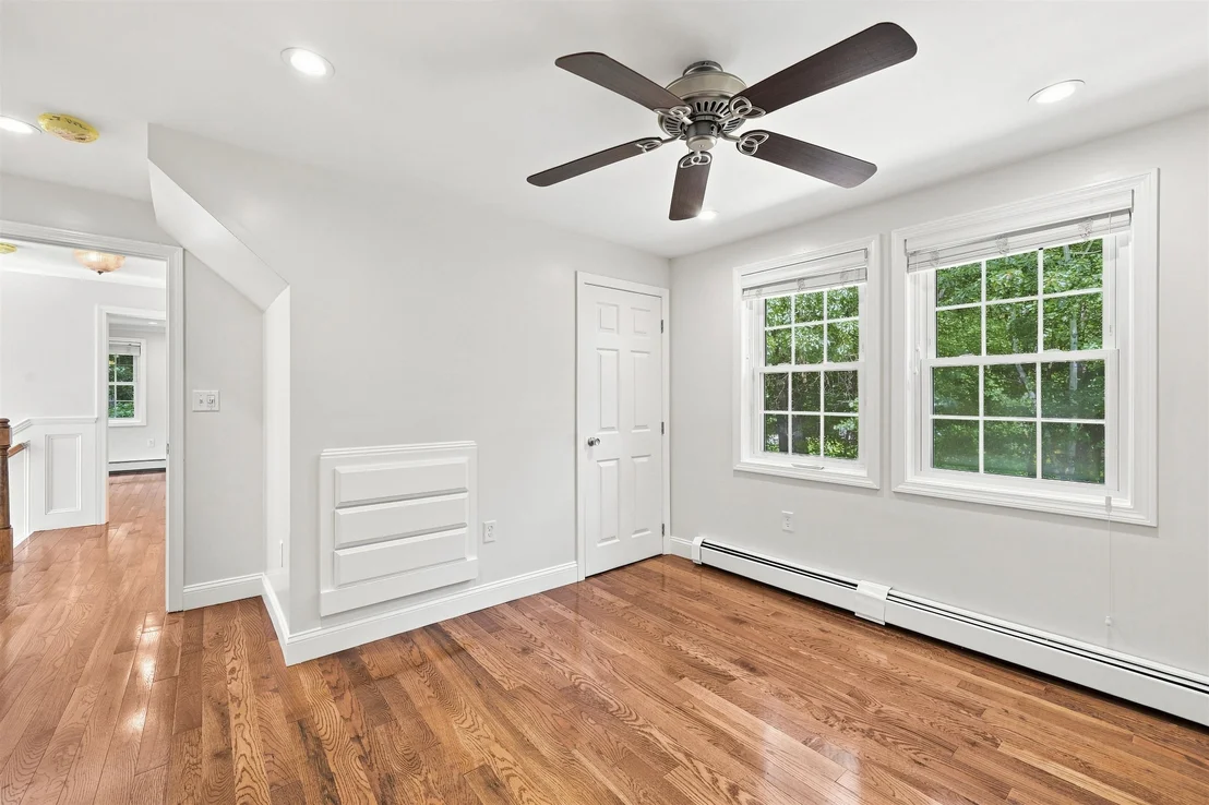 Photo of 9 Alexandra
