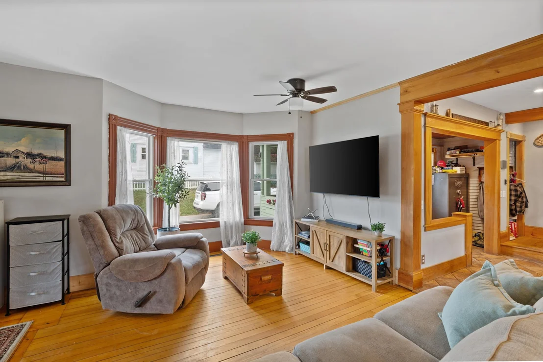 Photo of 83 Spring