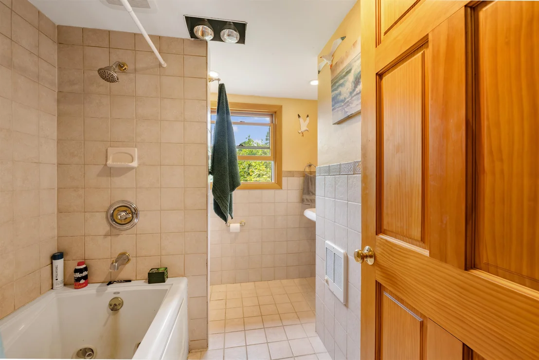 Photo of 44 Dubeau