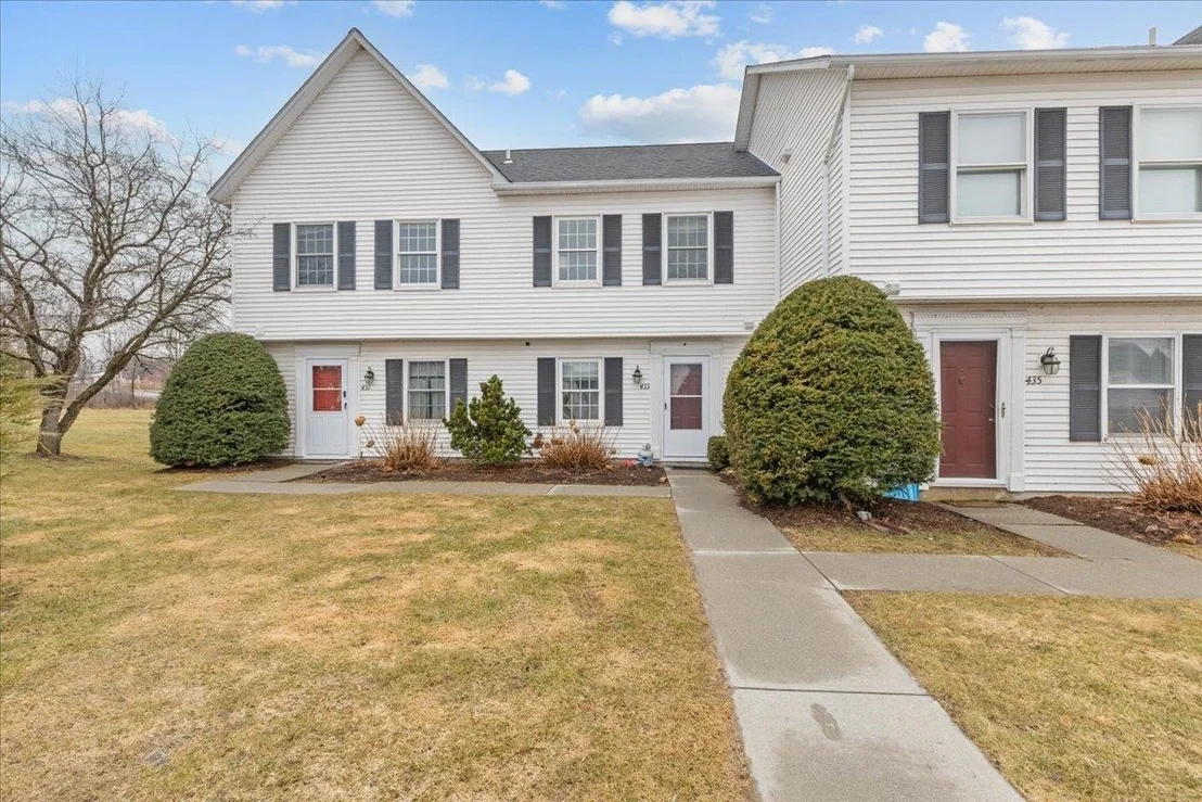 Photo of 433 Westview