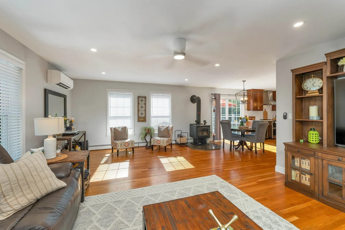 Photo of 12 Longmeadow