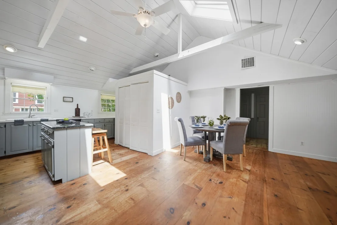 Photo of 60 Old Deerfield