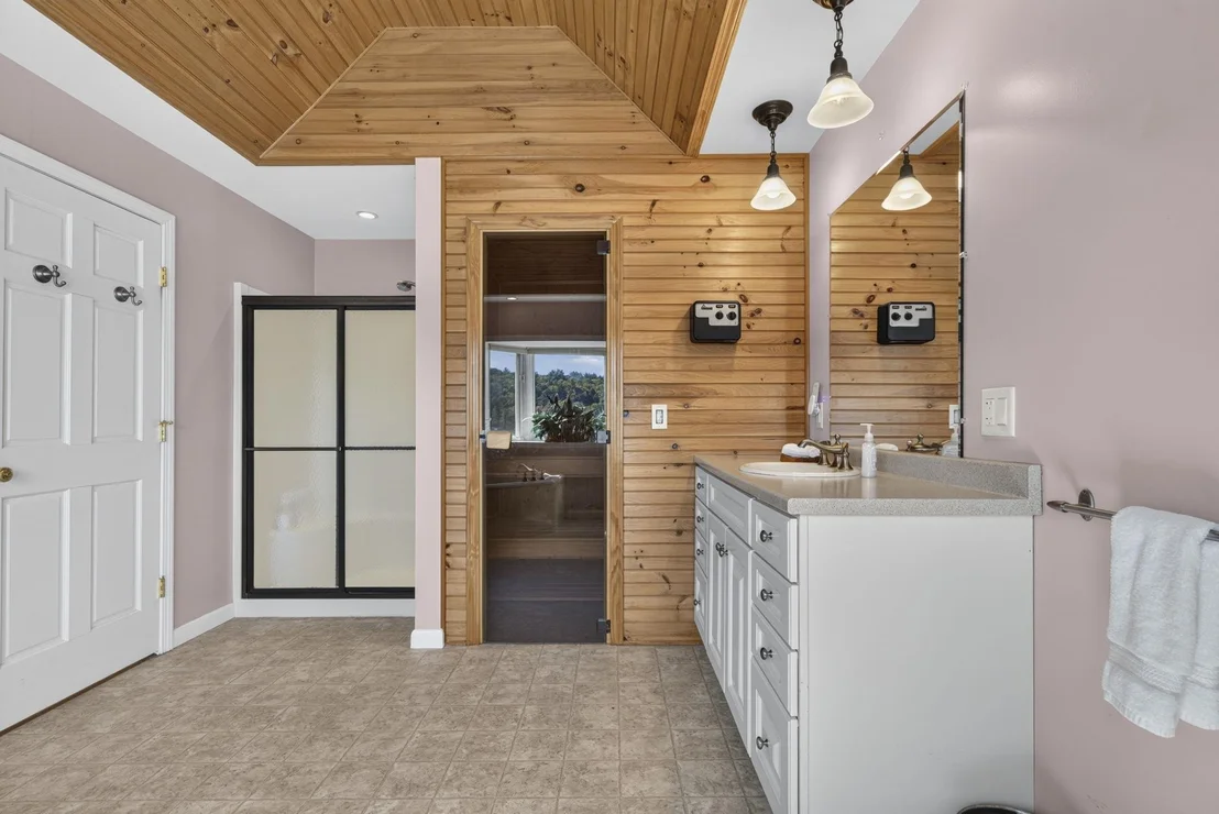 Photo of 536 Whitney