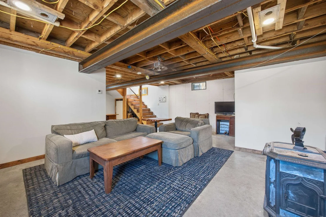 Photo of 3190 Granby