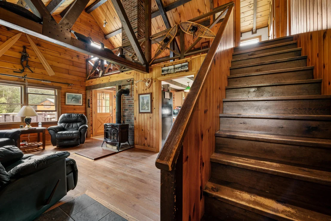 Photo of 44 Dubeau