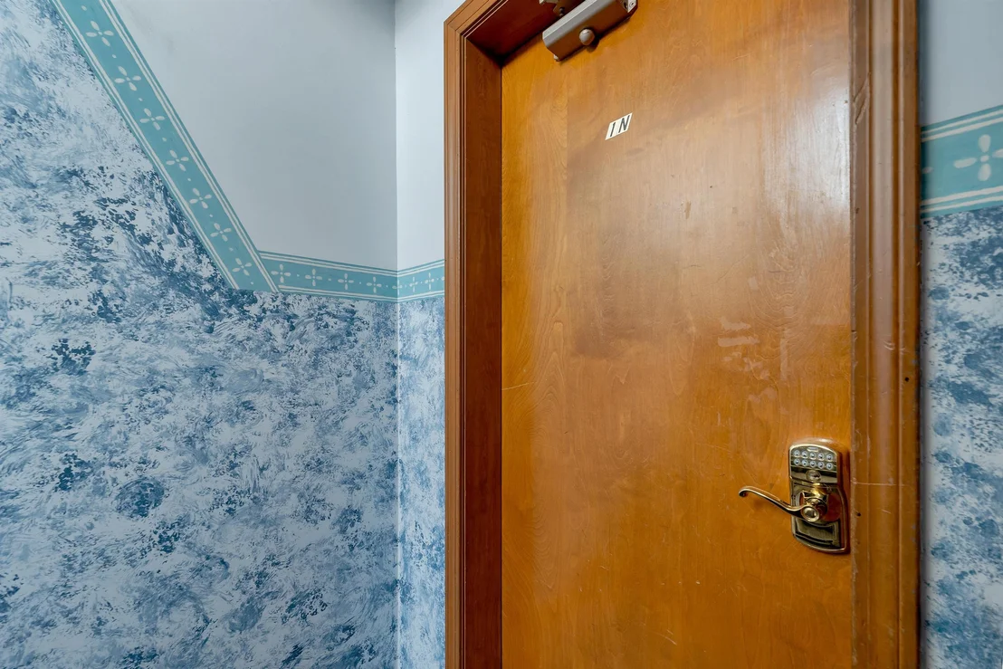 Photo of Unit N1 at 421 Ocean