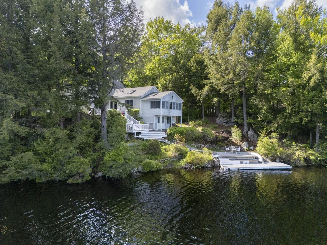 Photo of 2221 Valley