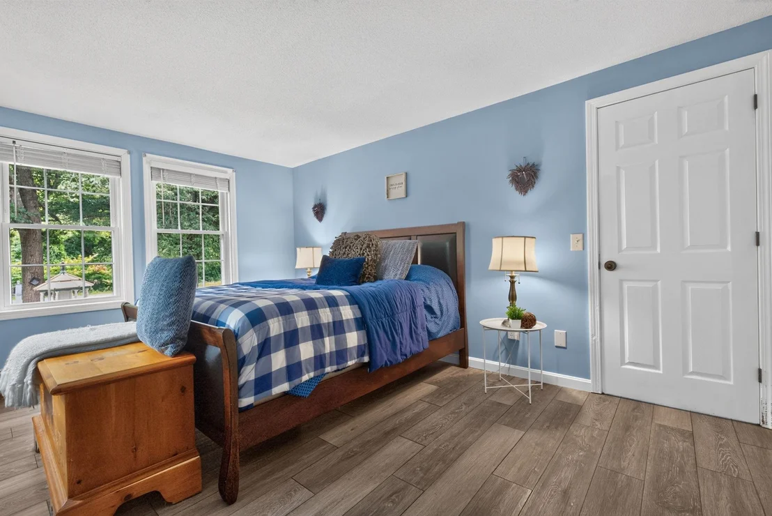 Photo of 284 Corning
