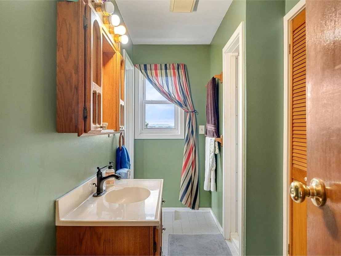 Photo of 771 Robinson
