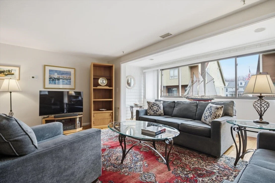 Photo of Unit 8 at 989 Ocean