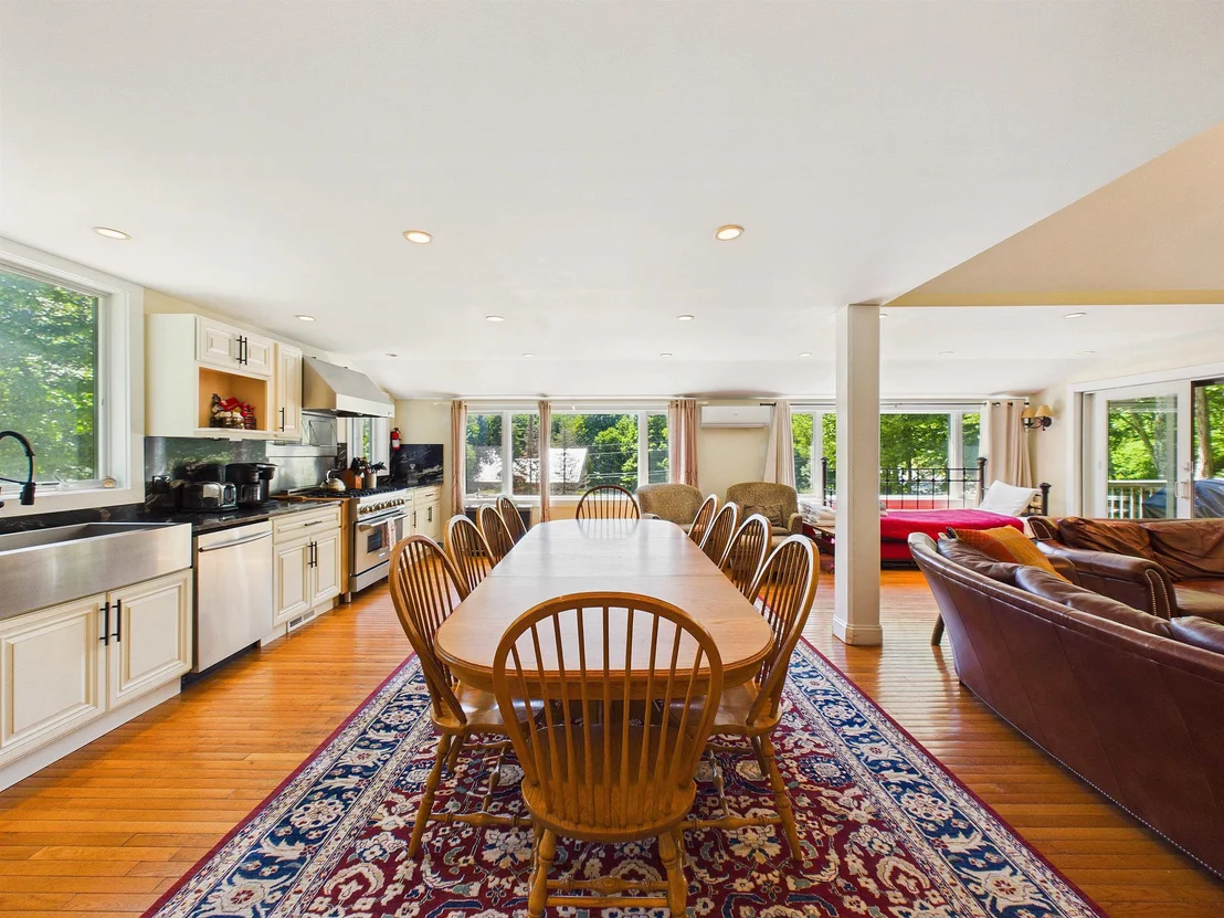Photo of Unit UNITD at 300 Trailside