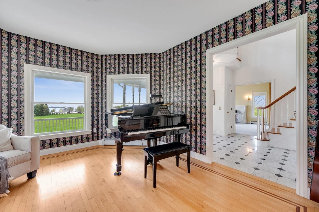 Photo of 302 Ledge Hill