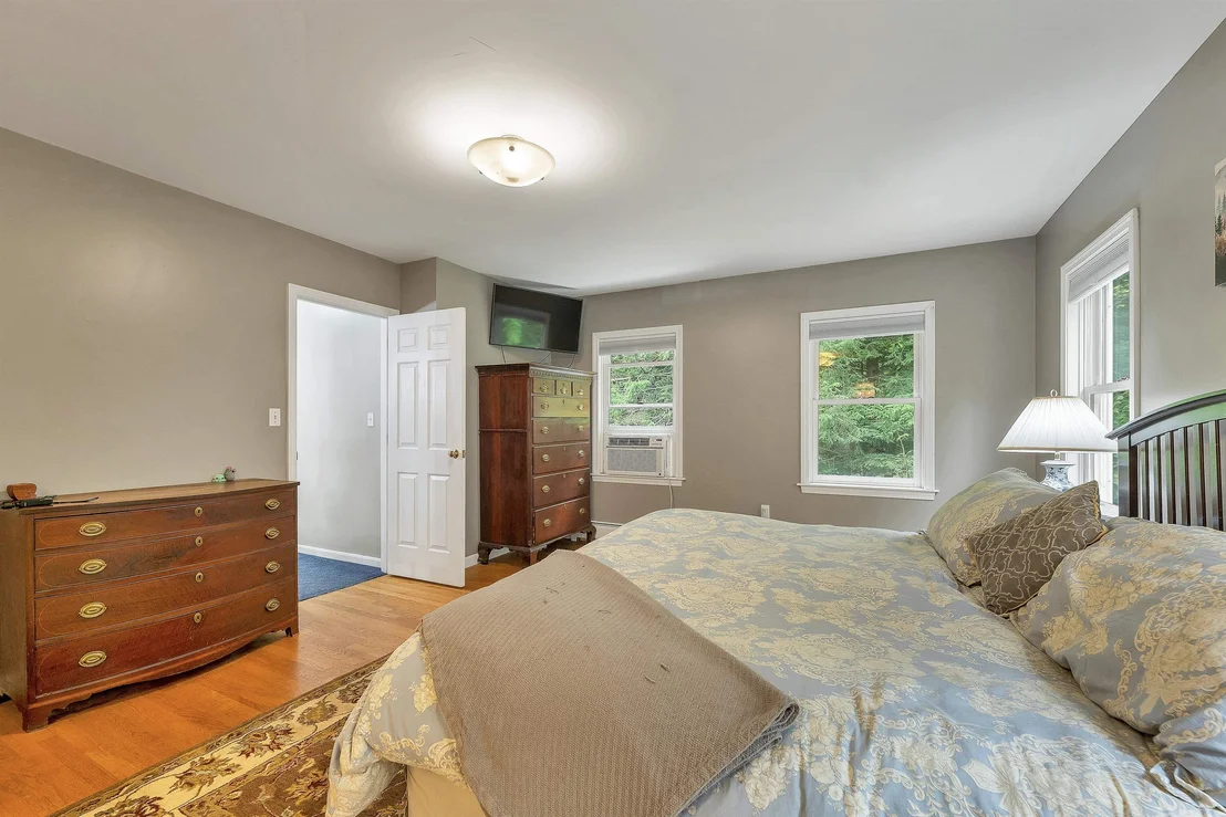Photo of 11 Longview