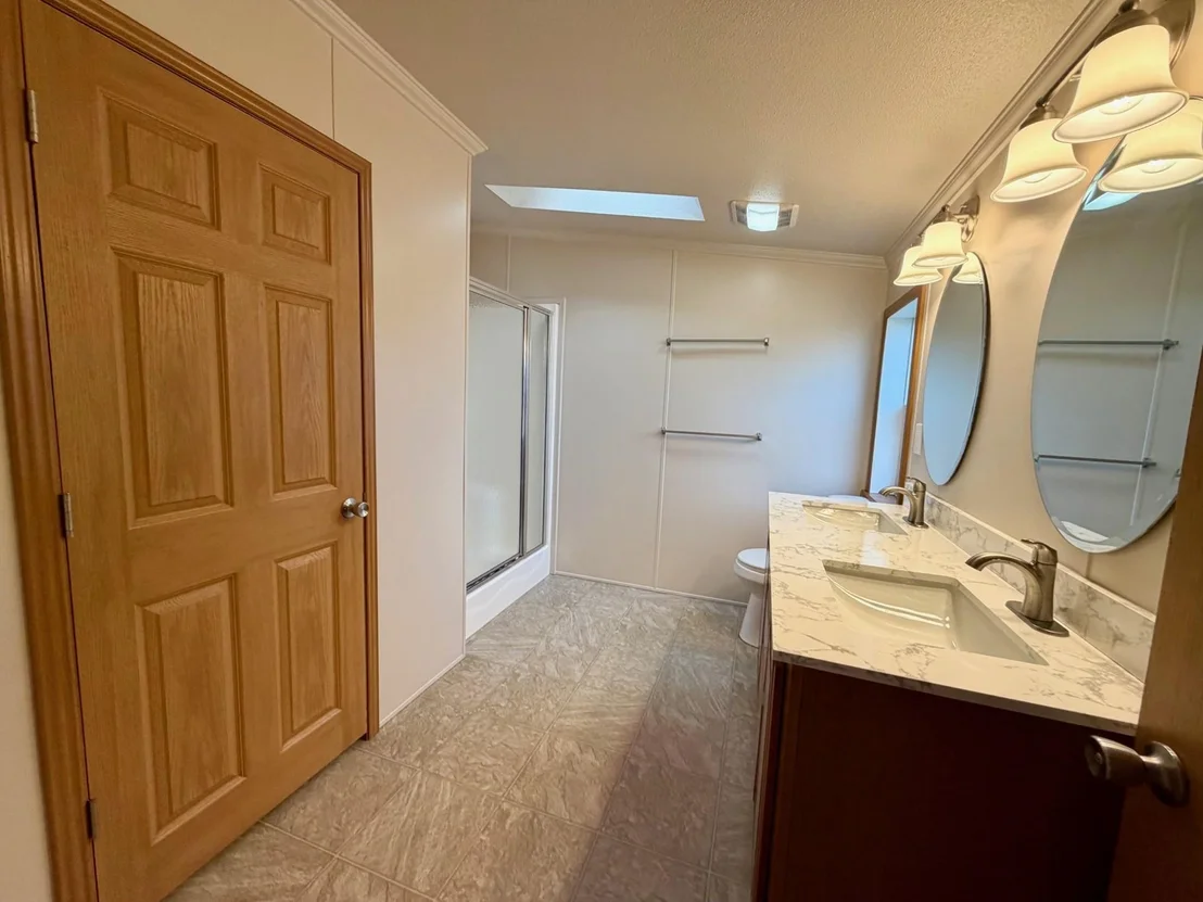 Photo of 111 Deso