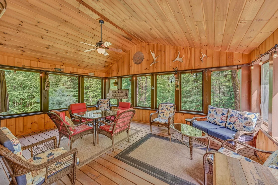 Photo of 1560 Cherry Valley