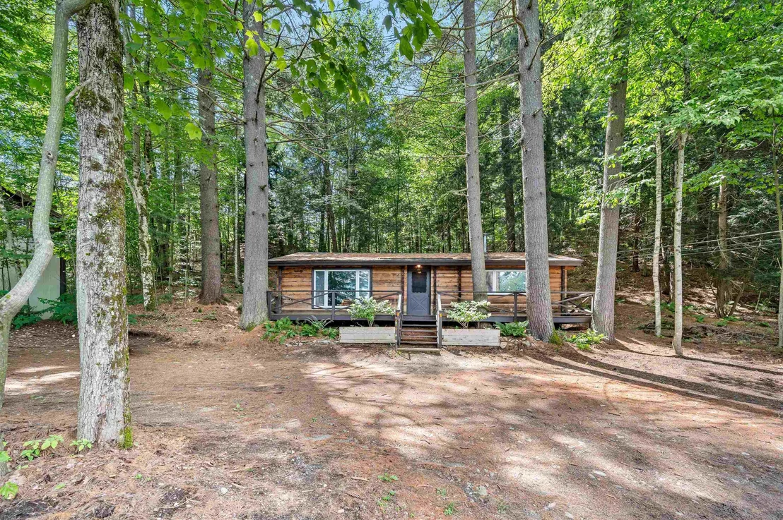 Photo of 17 Middle Pines