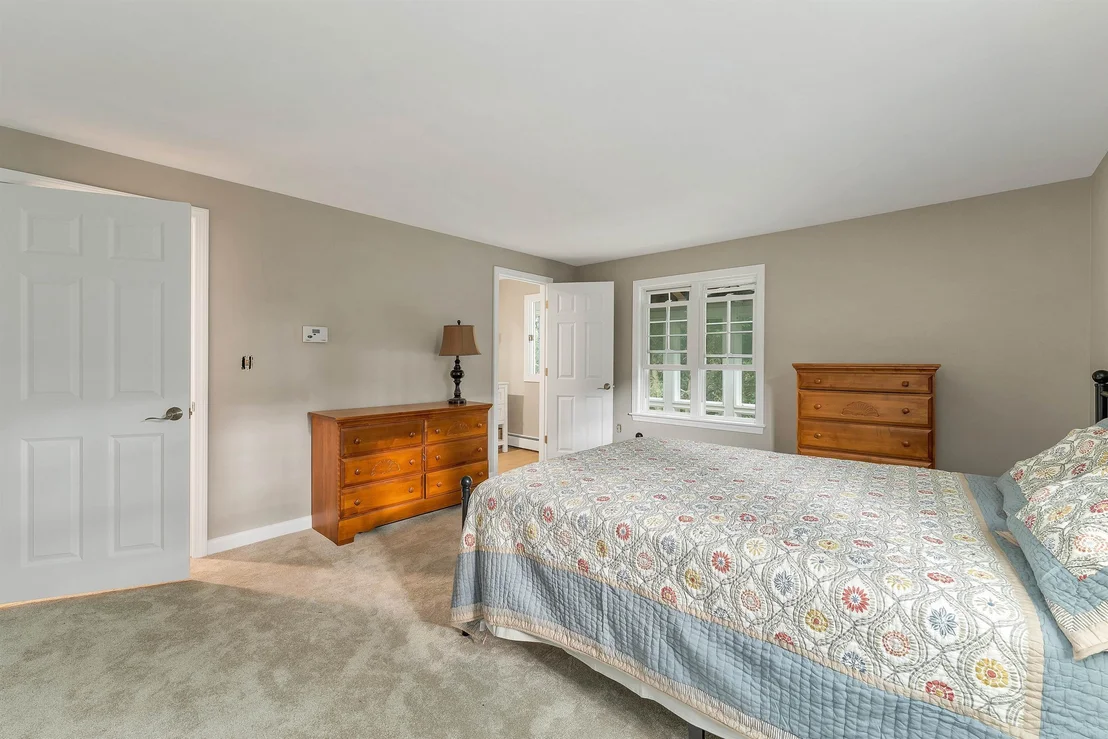 Photo of 38 Sharon