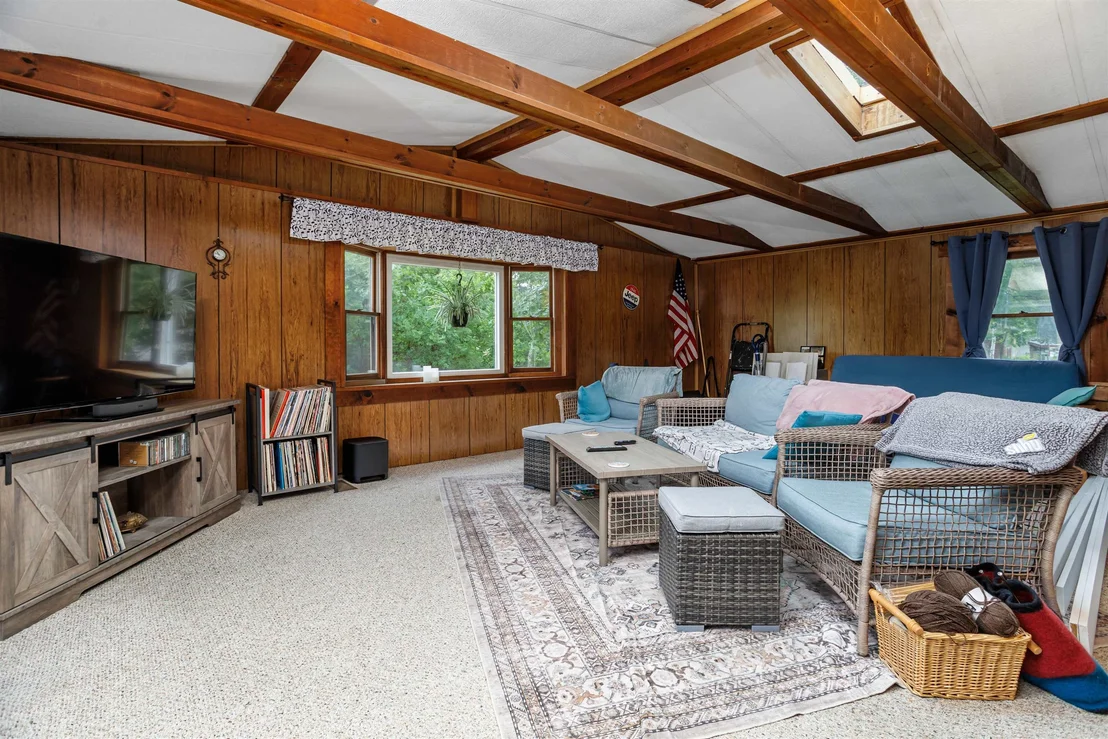 Photo of 53 River Ledge