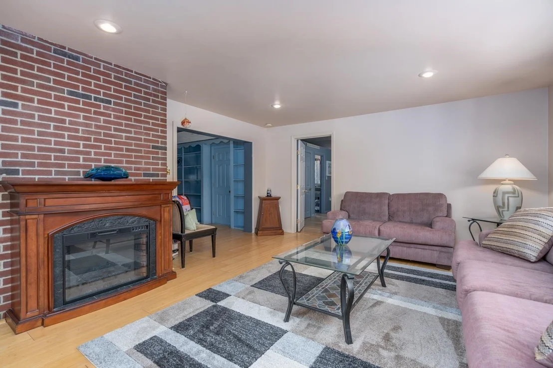 Photo of 140 Mountain View