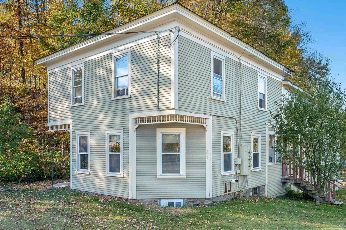 Photo of 21 River Road W