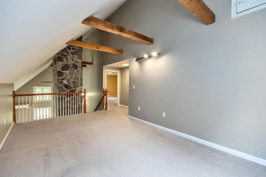 Photo of 489 Greenfield