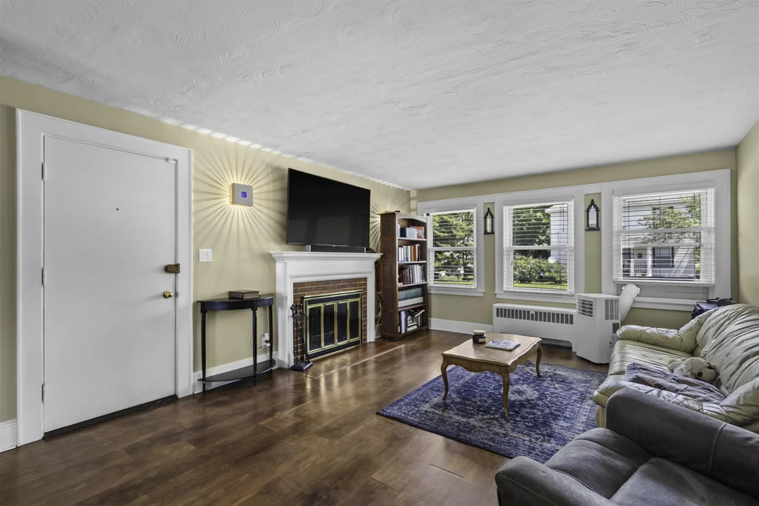 Photo of 222 Calef