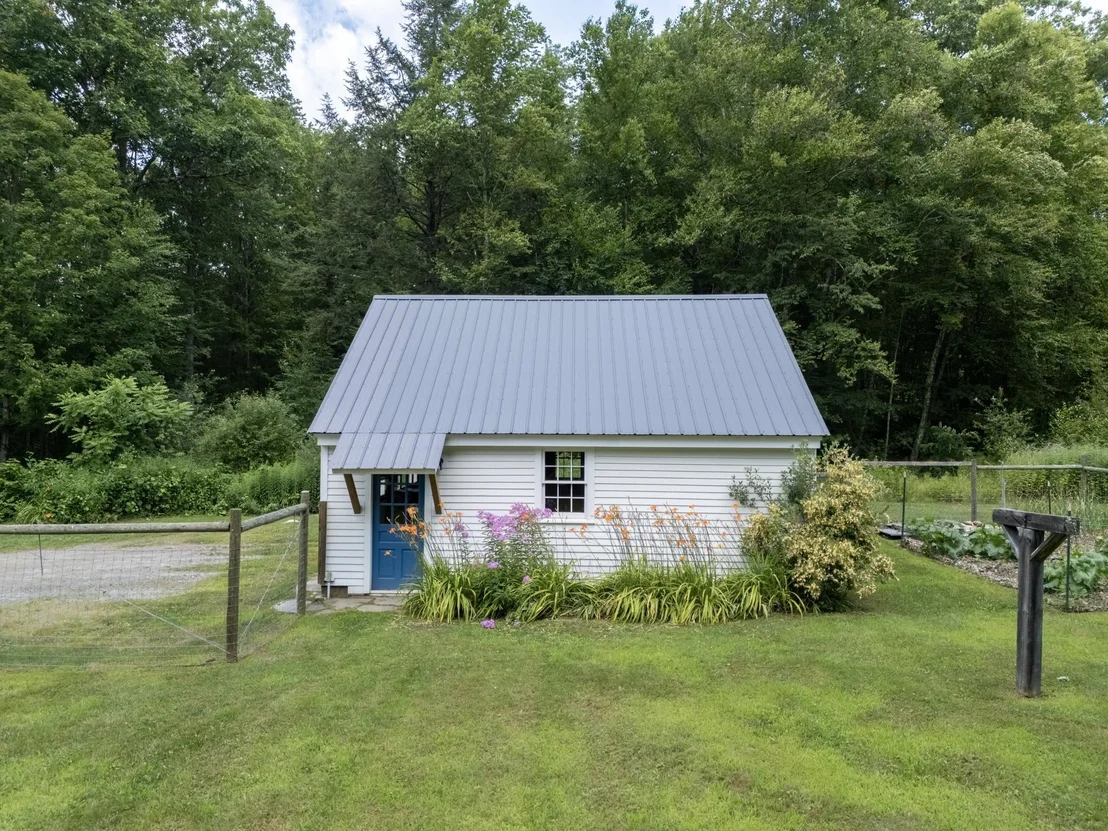 Photo of 720 Pine Banks