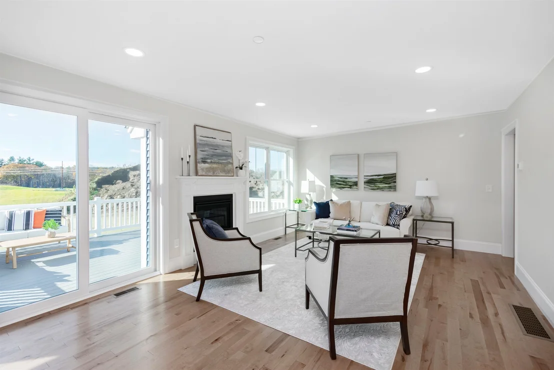 Photo of 8 Acadia
