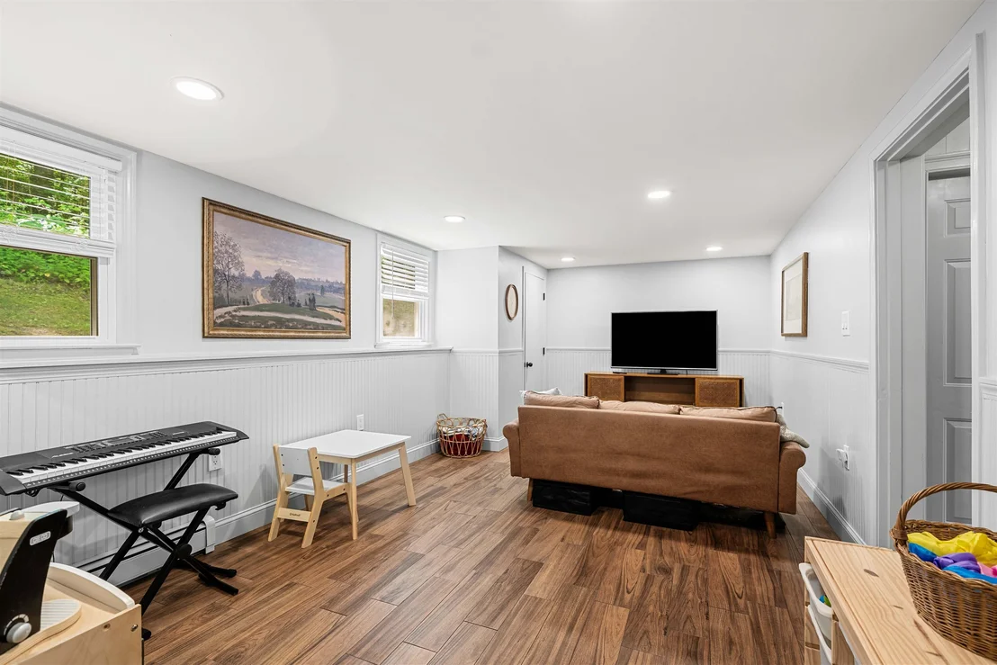Photo of 20 Hawkview