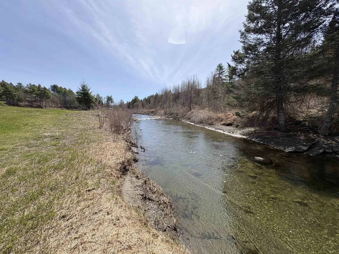Photo of 699 Route 122